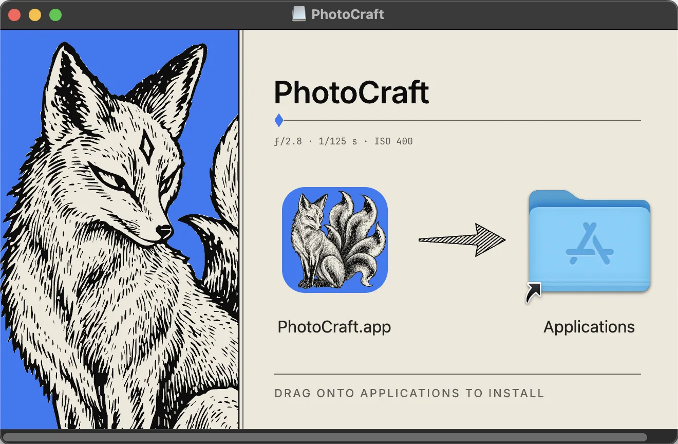The PhotoCraft disk image window: the app icon, an arrow and the Applications folder